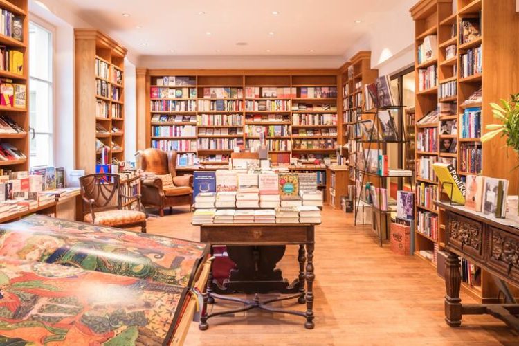 Schloss Elmau hat die vielleicht bestsortierte Buchhandlung Deutschlands.
(Foto: Schloss Elmau)